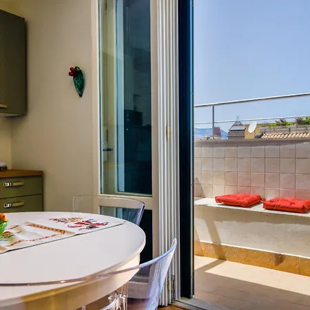 Guesthost - Palermo's Rooftop - With Panoramic Terrace * Palermo